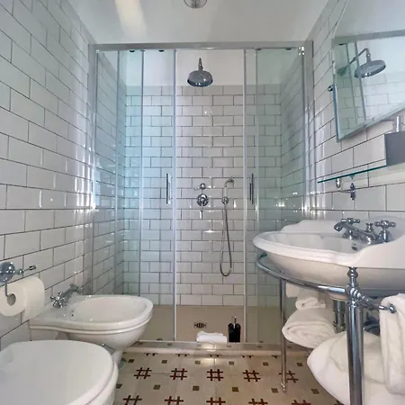 Top Central Suite Apartment Capri